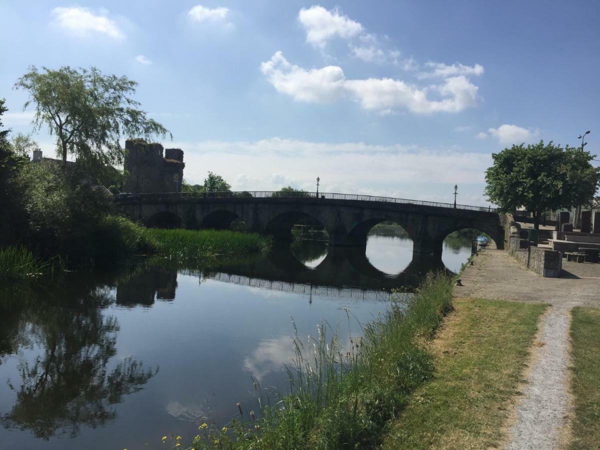 Carey'S Bar & Farmhouse Kilkenny Border Oldleighlin 外观 照片